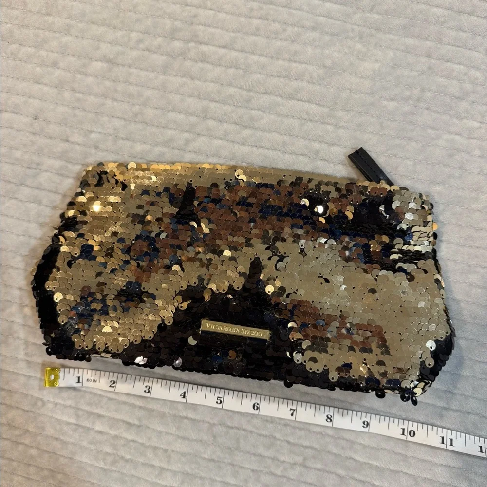 🟡3/$15 DEAL! Victoria's Secret Gold and Black Sequin Cosmetic Bag